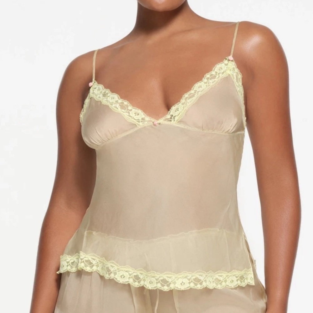 Skims Romance Lace Cami in Sage. Size Medium. New Without Tags.